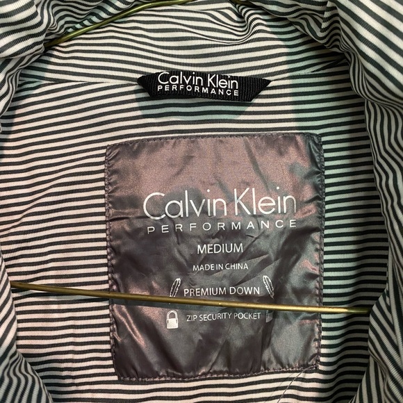 Calvin Klein Performance Vest - Picture 2 of 5